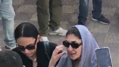 انهيار شقيقه وغياب نجوم الفن .. أبرز لقطات جنازة أحمد جلال عبدالقوي |صور