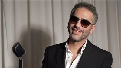 بعد رفع منع السفر..ماذا نعرف عن أنباء انتقال فضل شاكر إلى قطر والسعودية؟