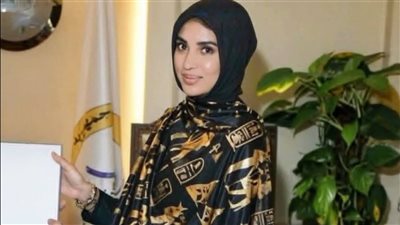 الطريقة الفرعونية.. تعرفي على تفاصيل إطلالة ليلى الأنصاري سيدة القطار