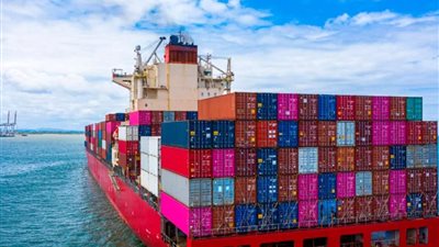 ترامب يوقع قرارًا بفرض رسوم جمركية 50% على واردات كندية جديدة