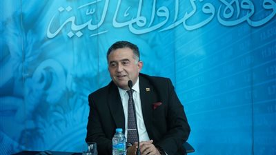 رئيس البورصة يبحث مع شركات السمسرة آليات تعزيز كفاءة السوق