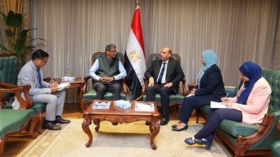 وزير العمل والسفير الهندي يبحثان التعاون في التدريب ودعم الاستثمار