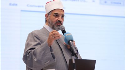 عمرو الورداني يدعو لإنشاء عيادات نفسية وأسرية داخل المساجد والكنائس