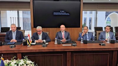 اقتصادية قناة السويس تبحث التعاون مع مساعد وزير التجارة الأمريكي