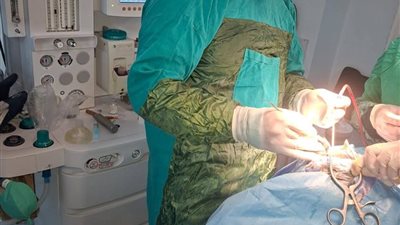 معجزة طبية في كفر الزيات.. إنقاذ طفل من نزيف بالمخ وكسر بالجمجمة بعد حادث سير