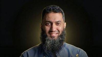 «كورس التعدد بـ400 جنيه وعملي».. داعية يعلن عن دورة لتعليم تعدد الزوجات ويثير الجدل
