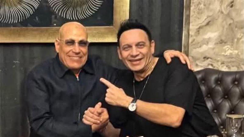 مصطفى قمر 
