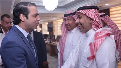 علي سالم: اجتماع 