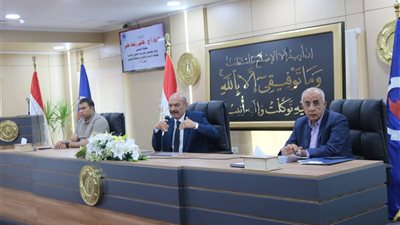 محافظ السويس يعلن الجاهزية الكاملة لتنفيذ مشروع 