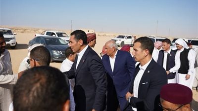 وزير الشباب والرياضة ومحافظ مطروح يقدمان واجب العزاء لأسرتي فقيدين الضبعة