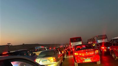 انقلاب مقطورة يشل الحركة المرورية على الطريق الدائري من أكتوبر إلى المريوطية