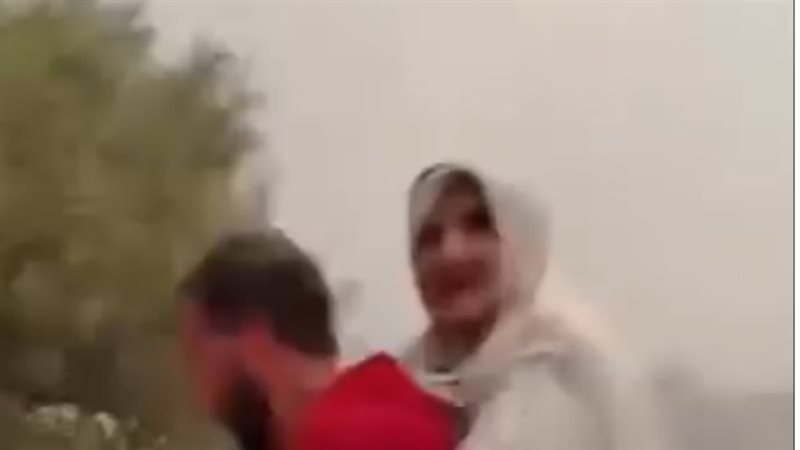 الشاب الجزائري وهو