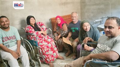 «لو سبناهم هيموتوا».. استغاثة أسرة بالمنيا لإنقاذ 4 أبناء وتوفير كراسٍ كهربائي