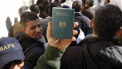 شروط إلحاق المصريين بالعمل في الخارج.. القانون يحدد ضوابط الترخيص