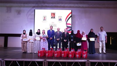 وزير العمل ومحافظ البحر الأحمر يفتتحان ملتقى السلامة والصحة بالغردقة