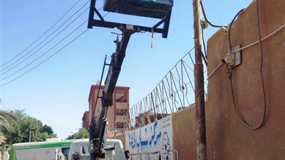 حملات ميدانية مكثفة بمركز ومدينة أسوان لتحسين الخدمات ورفع كفاءة المرافق