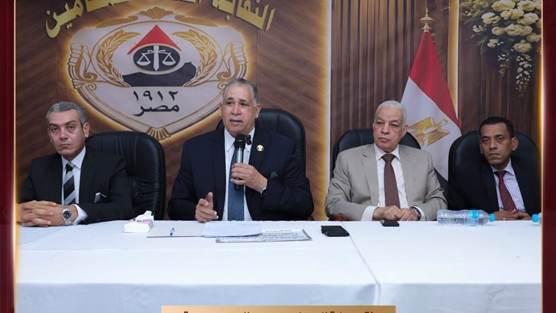 عبدالحليم علام، نقيب المحامين ورئيس اتحاد المحامين العرب