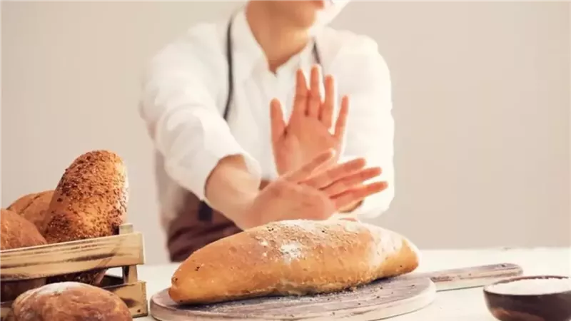تناول الخبز