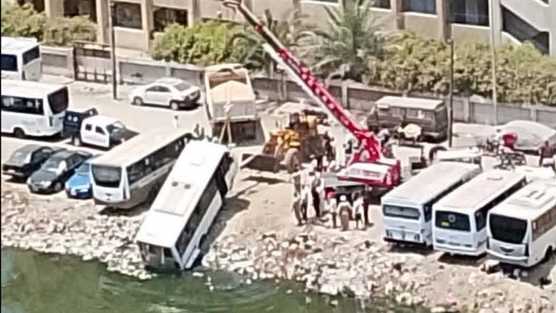 انتشال اتوبيس عقب