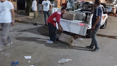 حي السويس يواصل حملات إزالة الإشغالات ورفع التعديات لإعادة الانضباط بالشوارع