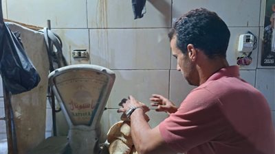 ضربات رقابية تسفر عن تحرير 52 محضرًا خلال حملات مكثفة على المخابز بأبو شاهين 