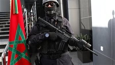 انتحل صفات أمنية للإيقاع بضحاياه.. توقيف متهم بالنصب واستدراج فتيات في المغرب
