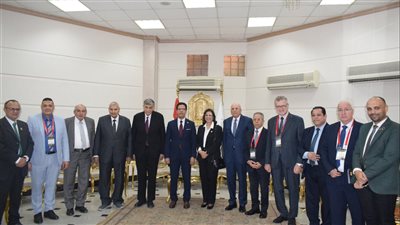 رئيس جامعة بنها يفتتح المؤتمر الـ 13 لكلية الطب بالتزامن مع اليوبيل الذهبي