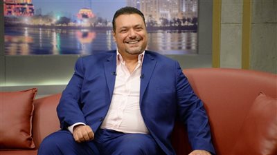 مراد مكرم: تأثرت بمرض والدتي خلال التصوير.. وأستعد لطرح أول أغنية بالعربية