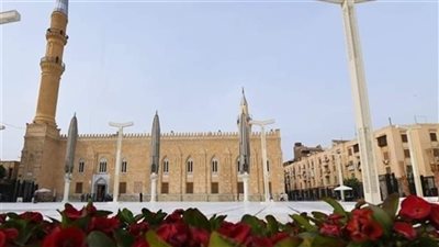 صور الفرش الجديد لمسجد الإمام الحسين وسبب اختيار موضع الضريح