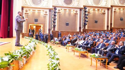 وزير العمل يوجه 3 رسائل بخريجي «المدرسة السويدية»: أنتم جيل المستقبل