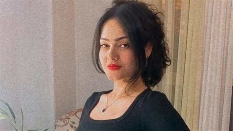 الفنانة رباب طارق