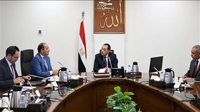 رئيس الوزراء يُتابع مع وزير المالية عددا من ملفات العمل