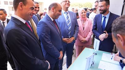 خريجون جدد وملتقى توظيف.. وزير العمل يجني ثمار التعاون مع معهد 