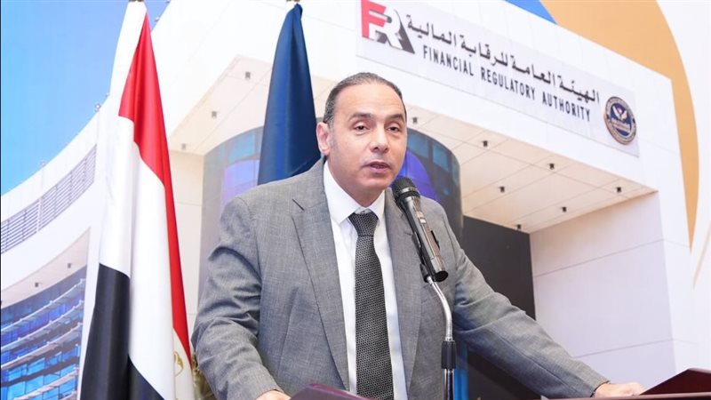  الدكتور إسلام عزام