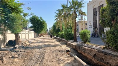 محافظ الأقصر يتابع أعمال تطوير البنية التحتية بشارع خالد بن الوليد