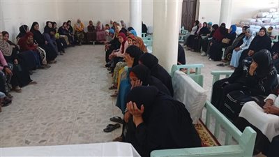 مجمع اعلام قنا وصحة الحيوان يناقشان الأمراض الشائعة في تربية الدواجن 