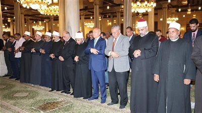 وزير الأوقاف ومحافظ القاهرة ونقيب الأشراف يفتتحون مسجد الحسين عقب تجديده