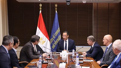 وزير الاتصالات يبحث توسع سيستمز ليمتد وتحويل مركزها بمصر لأكبر مراكزها
