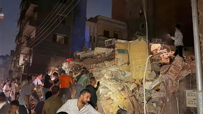 انتشال جثمان ضحية من عقار زفتى المنهار واستمرار البحث عن مفقودين