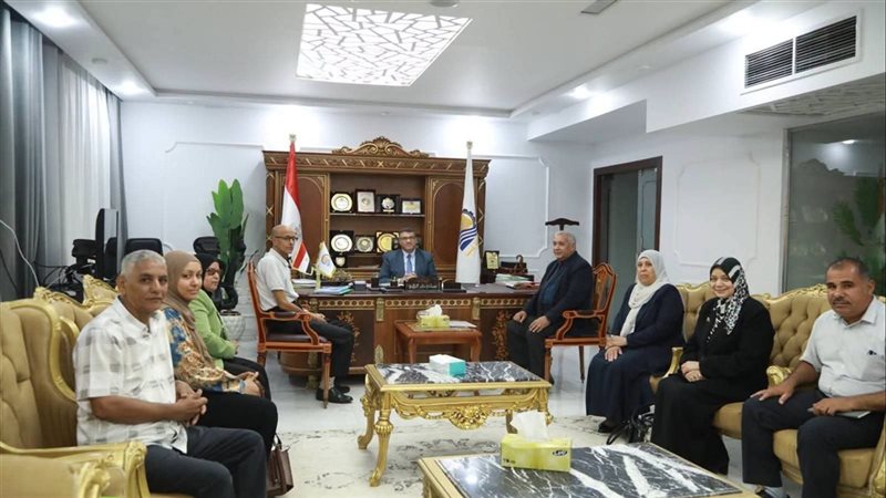 محافط قنا 