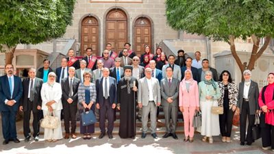 رئيس جامعة بني سويف يزور عددا من الكنائس والأديرة للتهنئة بعيد القيامة