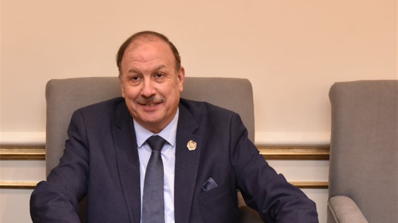 مستشار وزير العمل