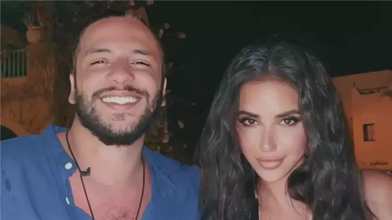 محمد السباعي وزوجته