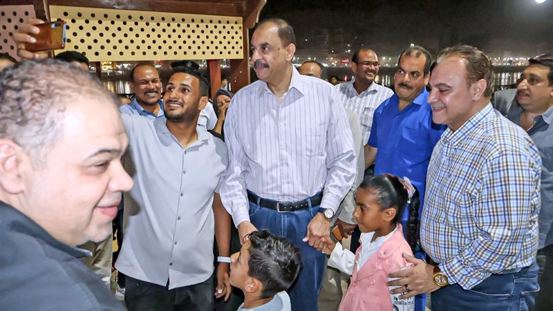 محافظ سوهاج يلتقط