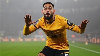 أولى صفقات اليونايتد.. مانشستر ينهي اتفاقه مع مهاجم وولفرهامبتون