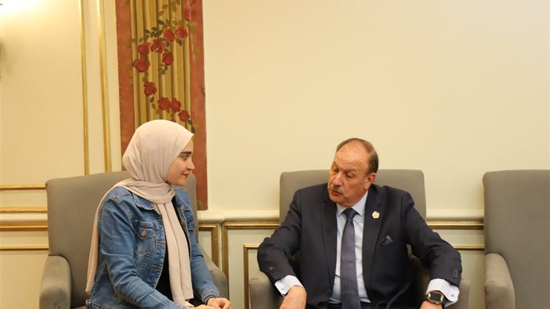 مستشار وزير العمل