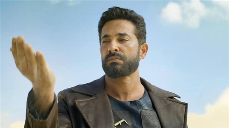الفنان عمرو سعد
