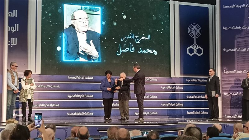 الفنان رشوان توفيق