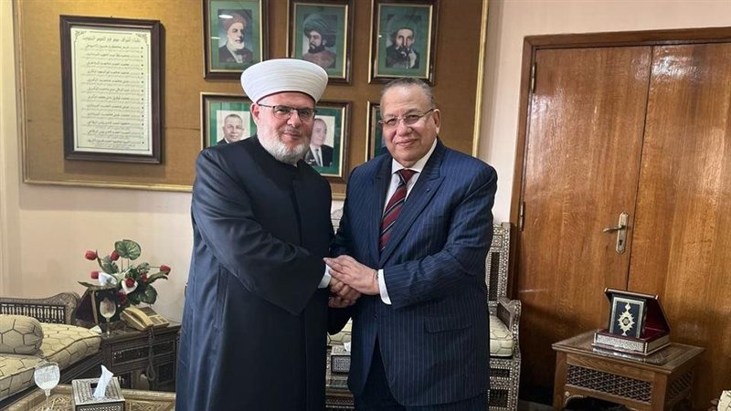 نقيب الأشراف يستقبل