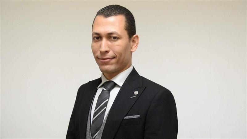 الكاتب الصحفي محمد